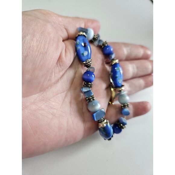 Blue glass beaded bracelet - Picture 3 of 7